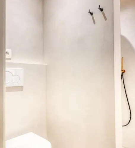 Chic 3p Retreat In Heart Of Appartamento